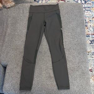 Lululemon High-Rise Tight 28" 
Brushed Nulux w/ pockets w/ mesh